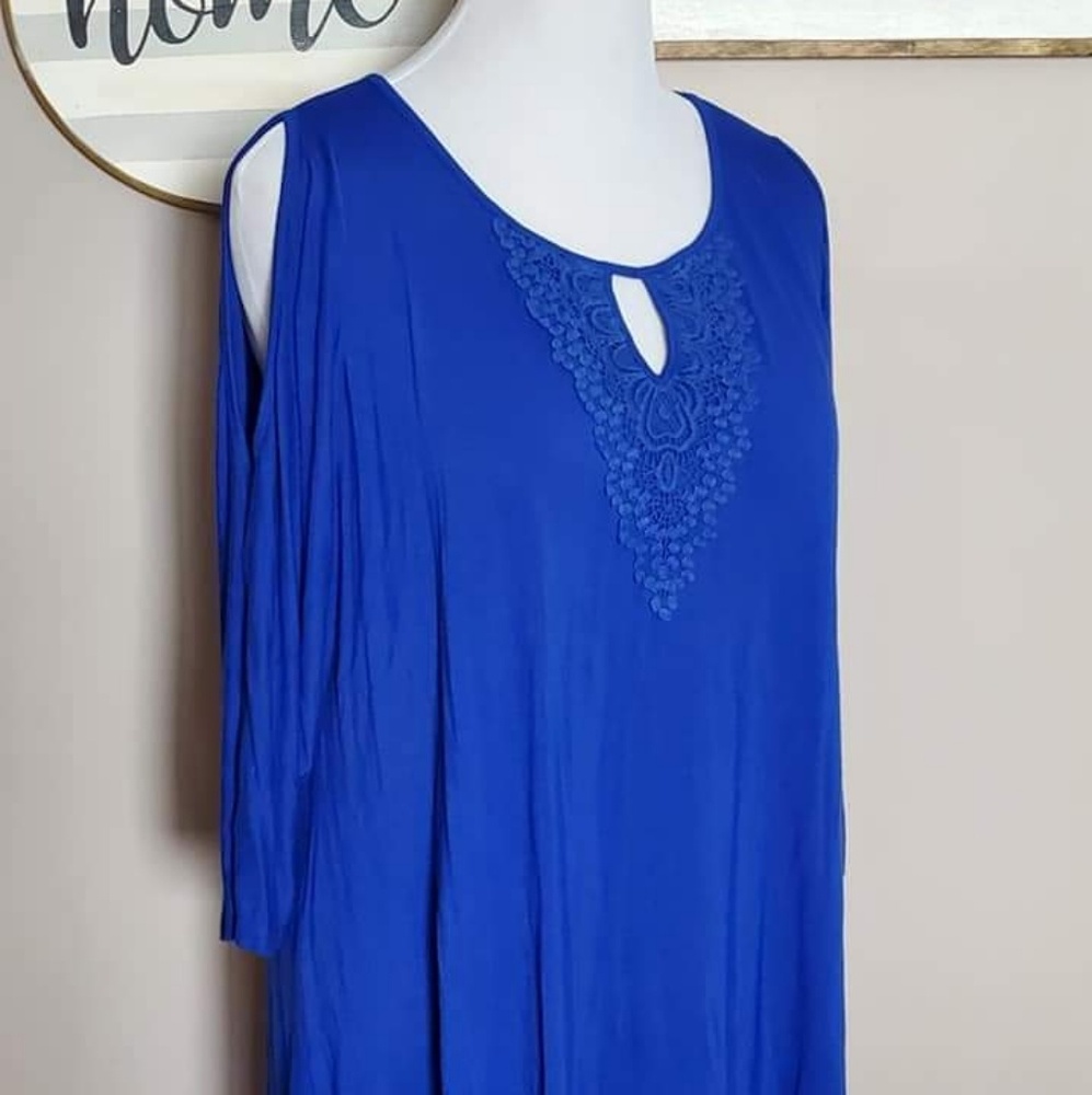 Cold shoulder top